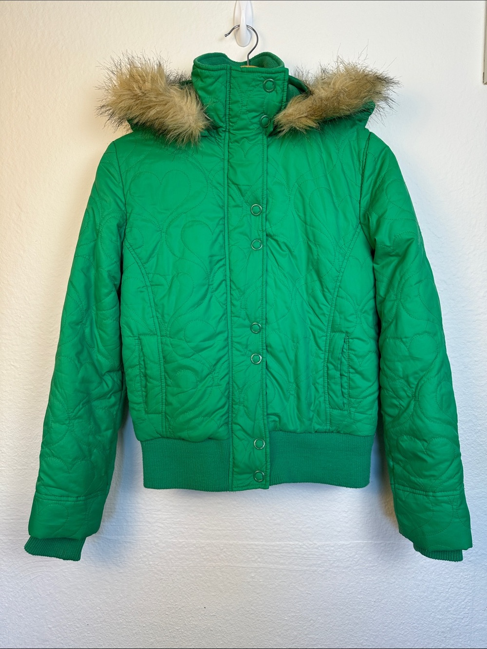 Vintage Y2K dELiA*s Green Heart Quilted Down Bomber Jacket Faux Fur Hood Medium